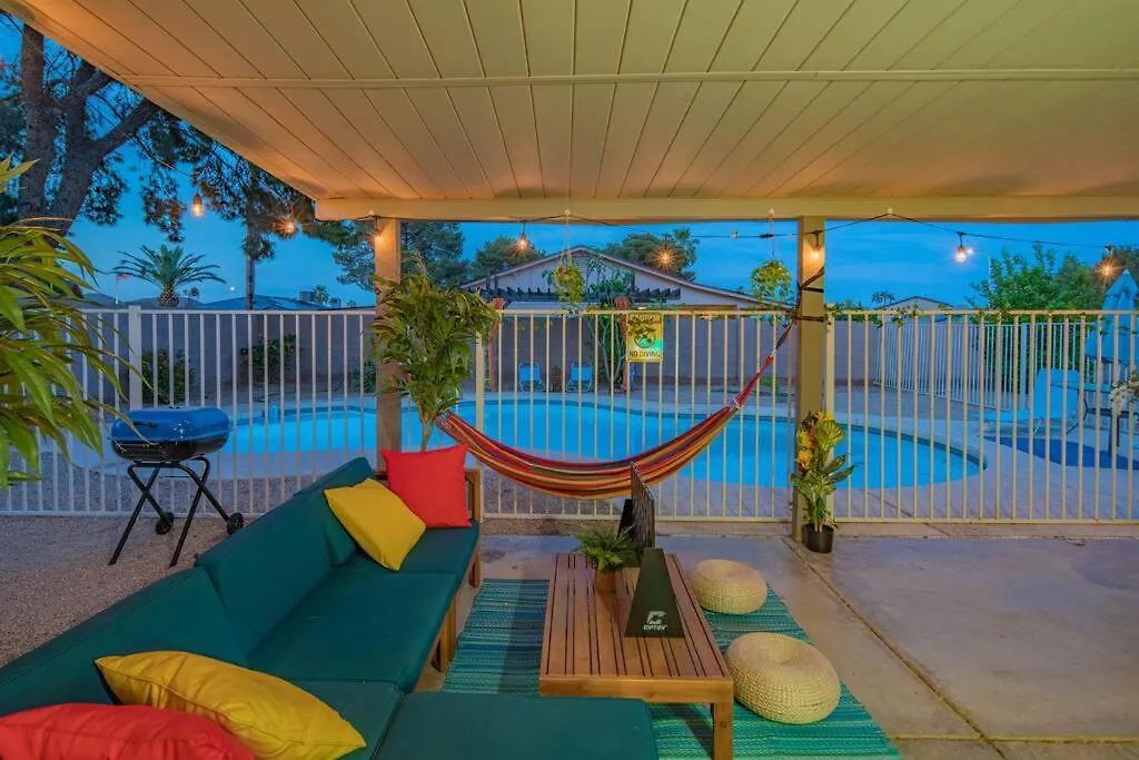 *Spoil Yourself! New Indoor Picnic & Pool 3Bd 2Ba* Phoenix 0*,  États-Unis
