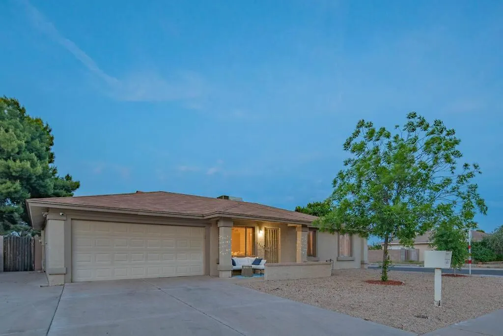 *Spoil Yourself! New Indoor Picnic & Pool 3Bd 2Ba* Phoenix