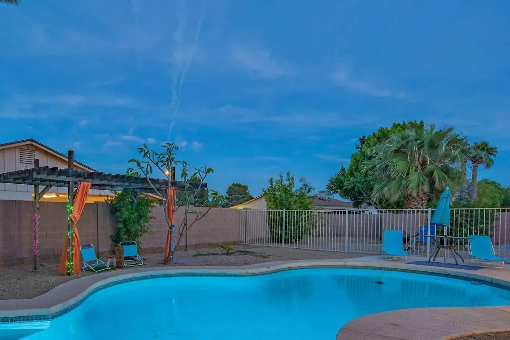 *Spoil Yourself! New Indoor Picnic & Pool 3Bd 2Ba* Phoenix
